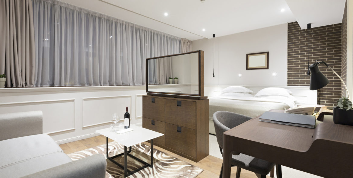 Hotel and Suites Near Newark Airport in Linden, New JerseyPet Friendly